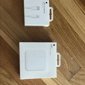 Apple White Charging Set with USB-C to Lightning Cable and 30W Adapter